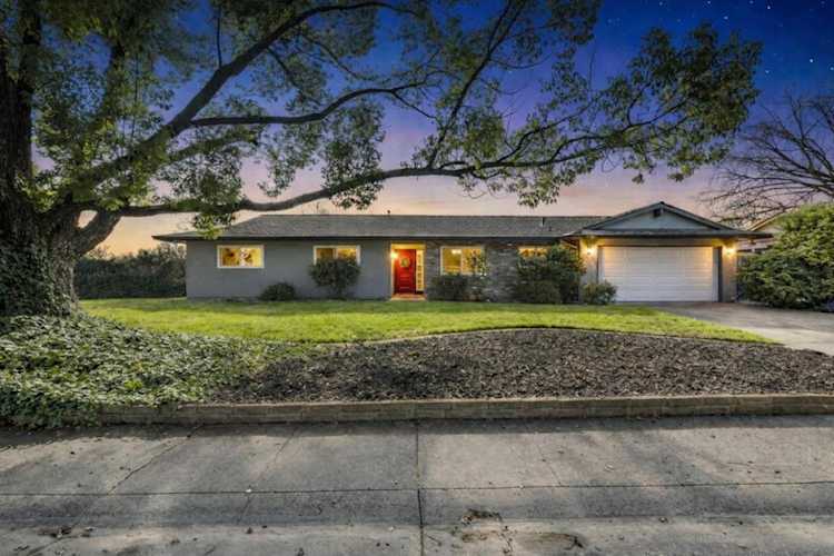 9012 Plaza Park Drive, Elk Grove, CA 95624