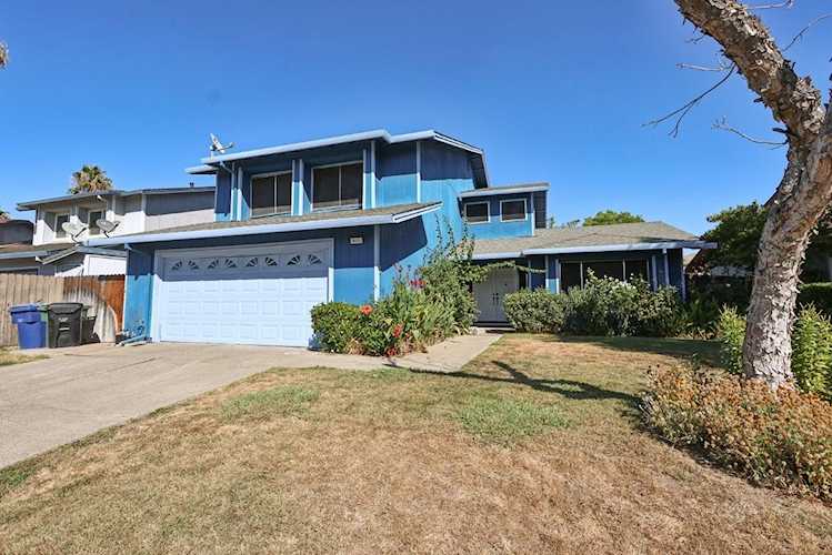 8831 Liscarney Way, Sacramento, CA 95828