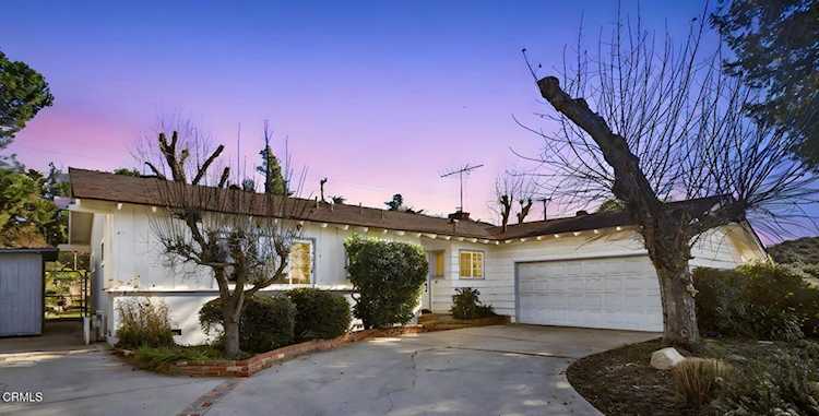 11765 Holmes St, Yucaipa, CA 92399