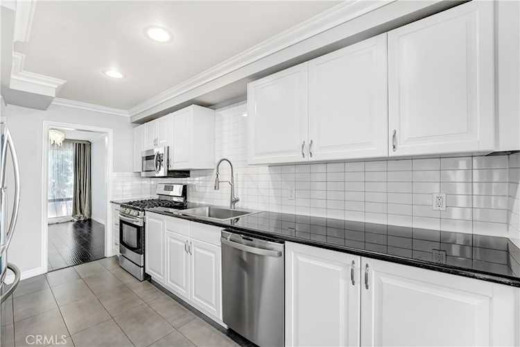 5243 Yarmouth #31, Encino, CA 91316