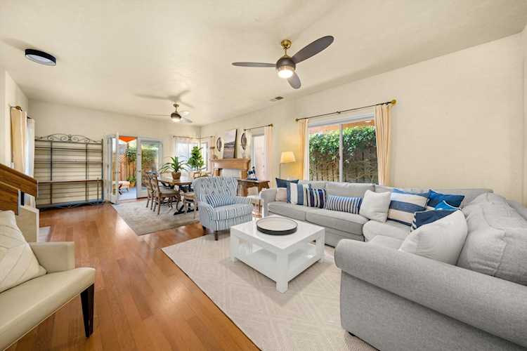 925 W Victoria St, Santa Barbara, CA 93101