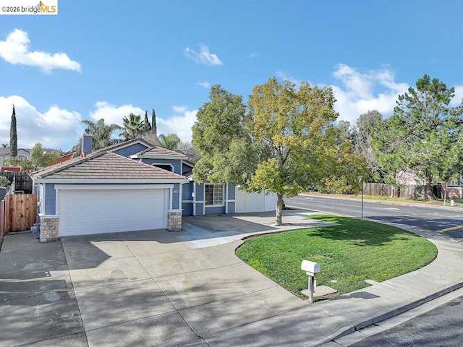 5200 5200 Grass Valley Way, Antioch, CA 94531