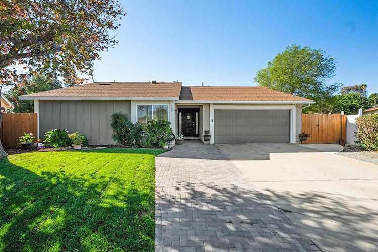 540 Teran Dr, Fallbrook, CA 92028