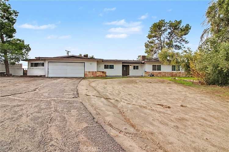 14798 Keota Rd, Apple Valley, CA 92307
