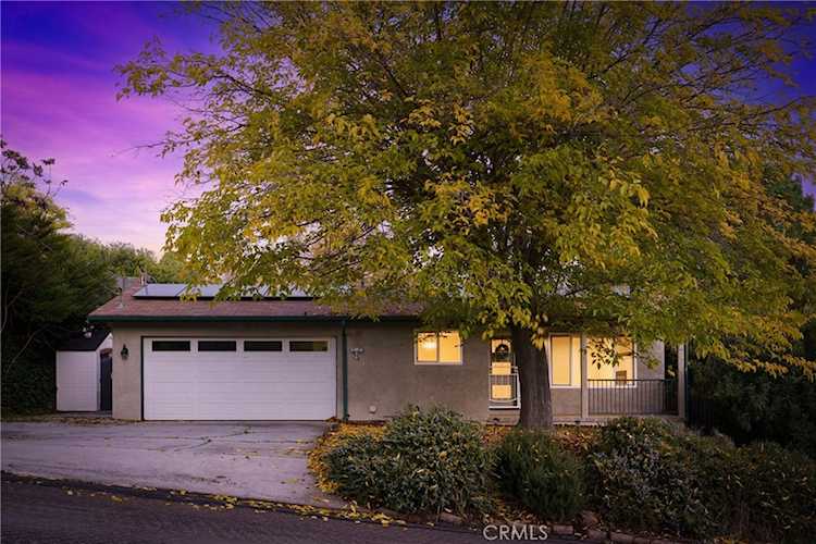 102 Glencrest Ln, Paso Robles, CA 93446