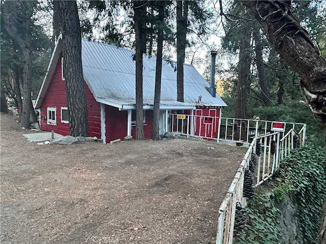 23412 Knapps Cutoff, Crestline, CA 92325