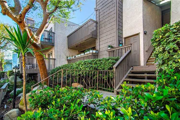 18316 Hatteras #27, Tarzana, CA 91356