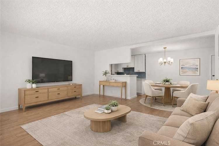 805 Glenway #105, Inglewood, CA 90302