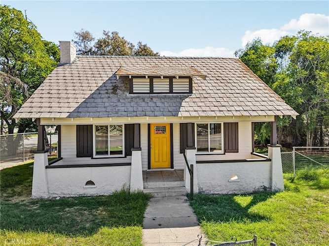 182 N 4 St, Banning, CA 92220
