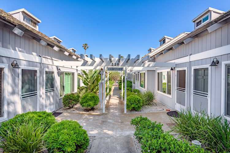220 Elm Ave #9, Carpinteria, CA 93013
