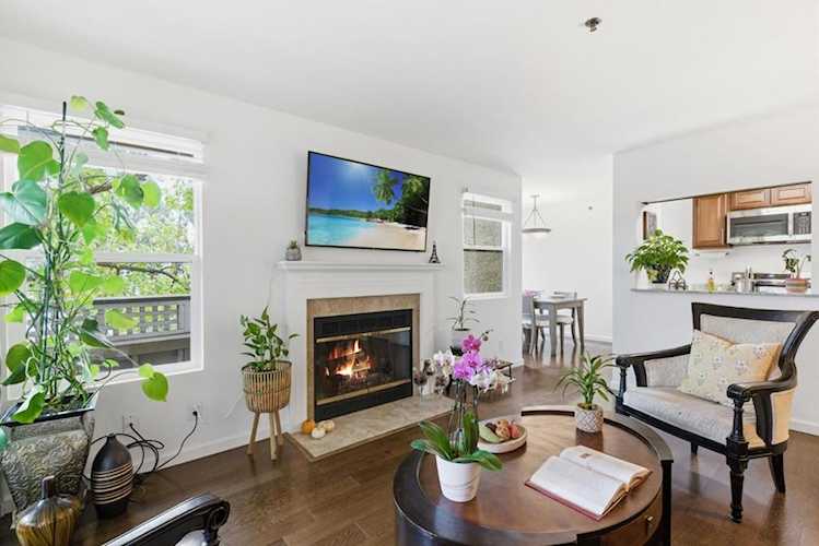 673 Royston Ln #233, Hayward, CA 94544