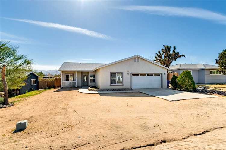 61819 Petunia Dr, Joshua Tree, CA 92252
