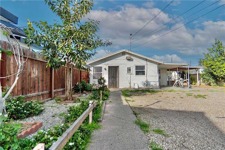 14841 Archwood, Van Nuys, CA 91405