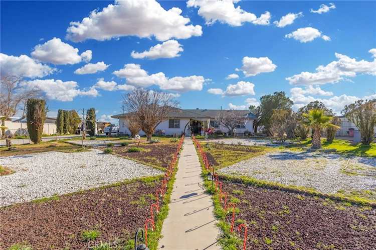 11497 2nd Avenue, Hesperia, CA 92345
