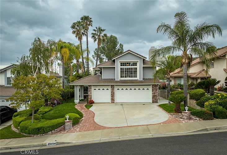 21714 Agajanian Ln, Saugus, CA 91350