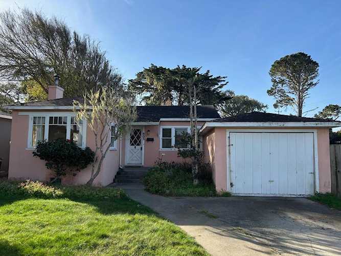 805 Sinex Ave, Pacific Grove, CA 93950