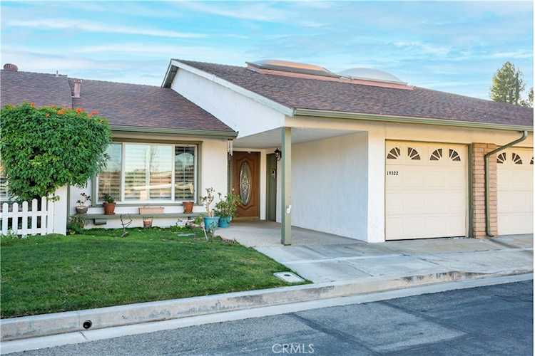 19322 Flowers Ct, Newhall, CA 91321