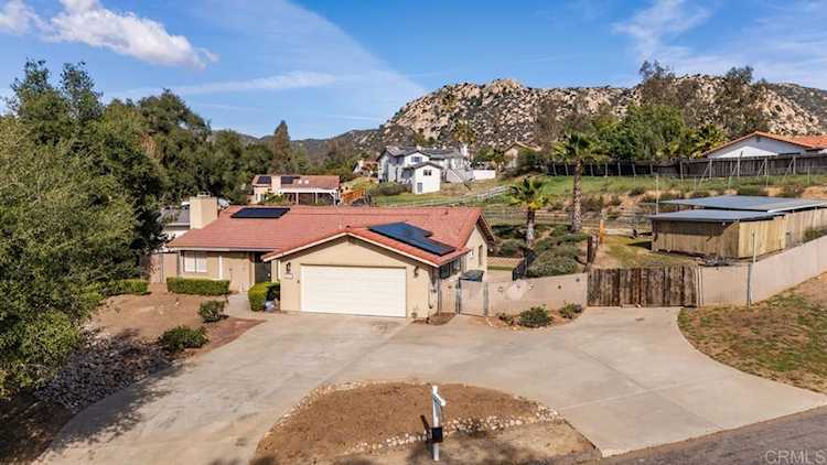24820 Abalar Way, Ramona, CA 92065