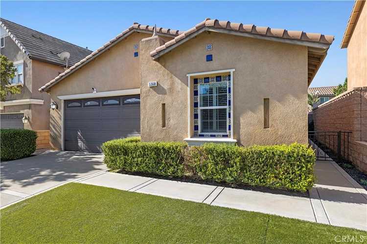 5368 Mantova Ct, Fontana, CA 92336