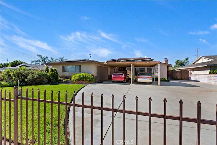 9850 Lombardy, Bloomington, CA 92316