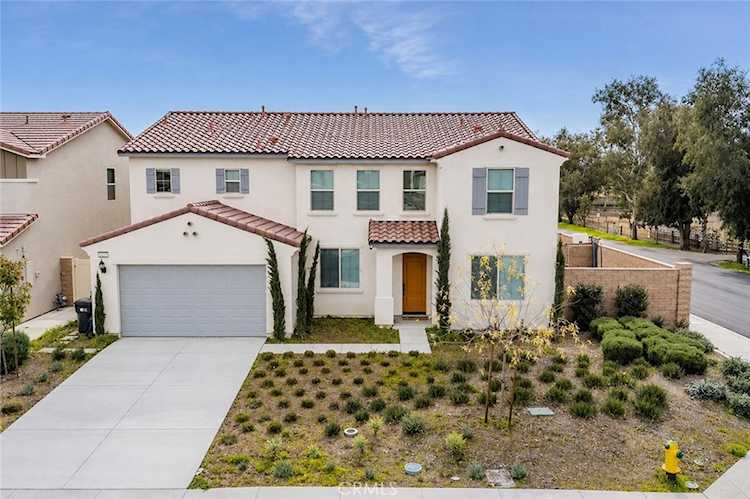 32813 Oakland, Winchester, CA 92596