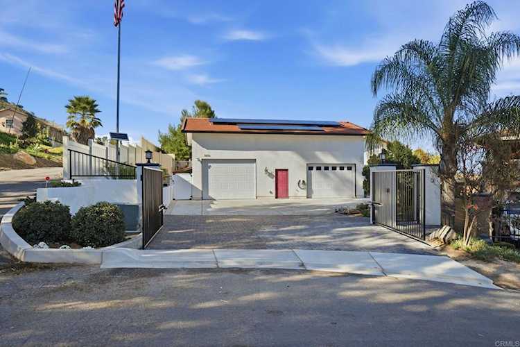 11656 Green Ln, Lakeside, CA 92040