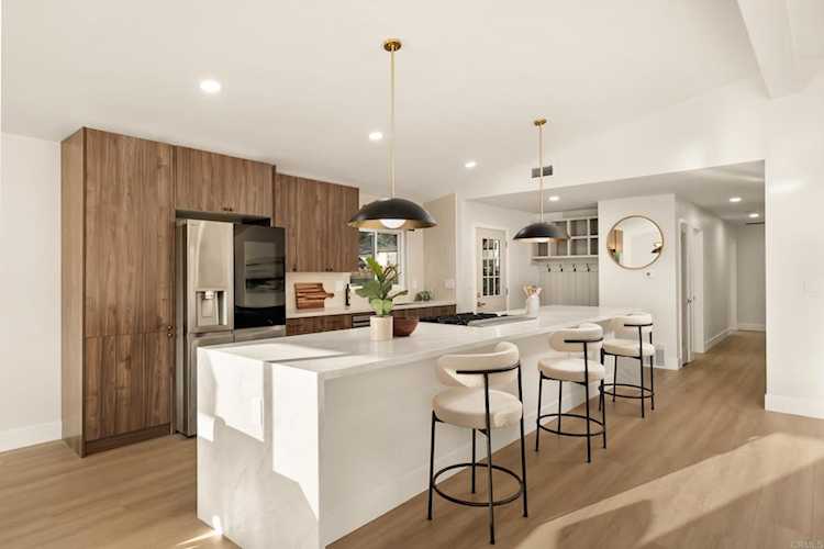 835 Cathy Ln, Cardiff By The Sea, CA 92007