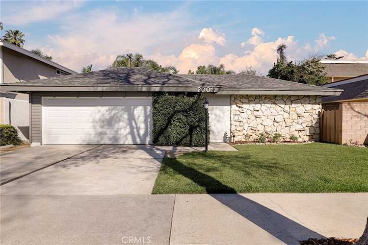 20017 Hemmingway St, Winnetka, CA 91306