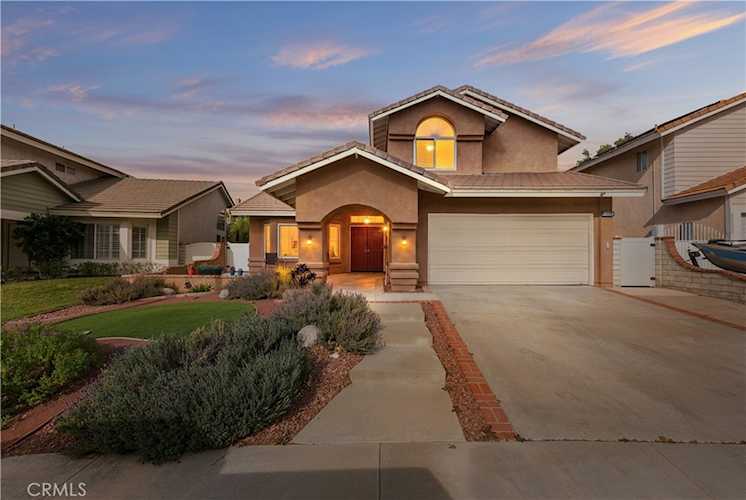 28519 Red Cedar, Saugus, CA 91390