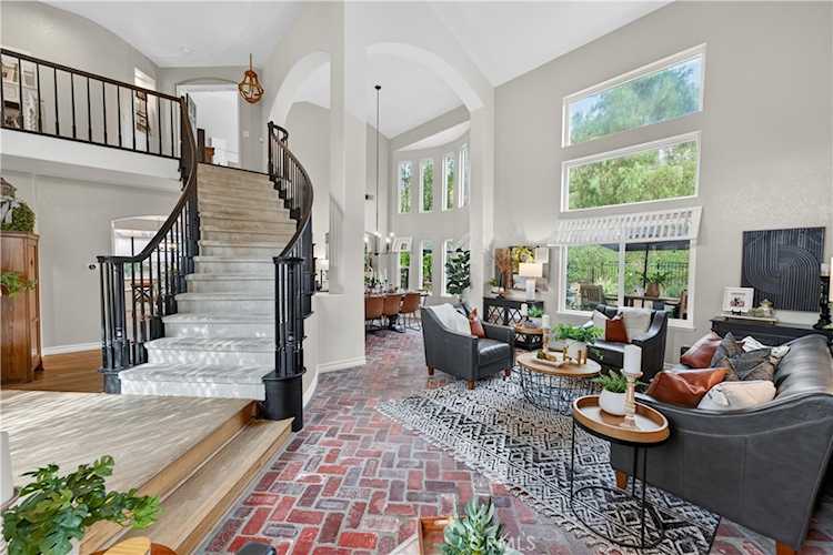 21352 Silvertree Lane, Rancho Santa Margarita, CA 92679