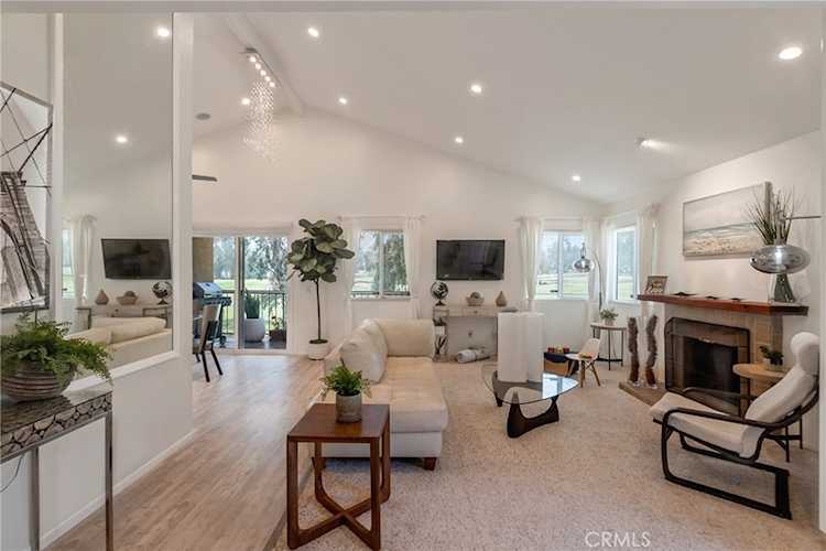 3246 Little Mountain Dr #D, San Bernardino, CA 92405