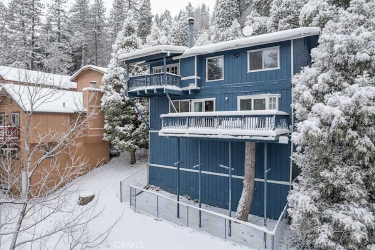 23771 Zuger Dr, Crestline, CA 92325