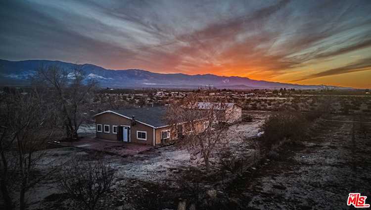 10424 Santa Fe Fire Rd, Lucerne Valley, CA 92356