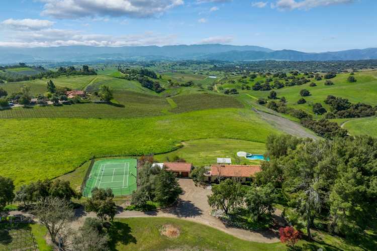 2851 Tapadero Rd, Solvang, CA 93463