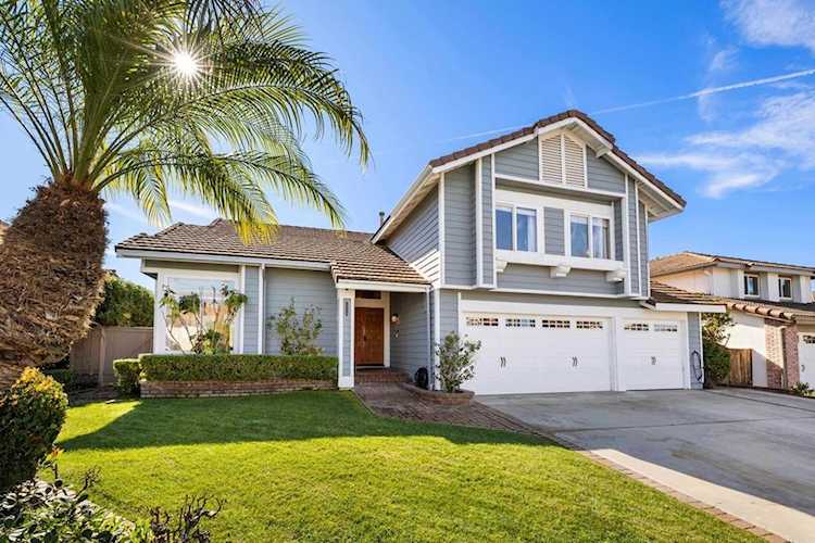 2072 Wandering Rd, Encinitas, CA 92024