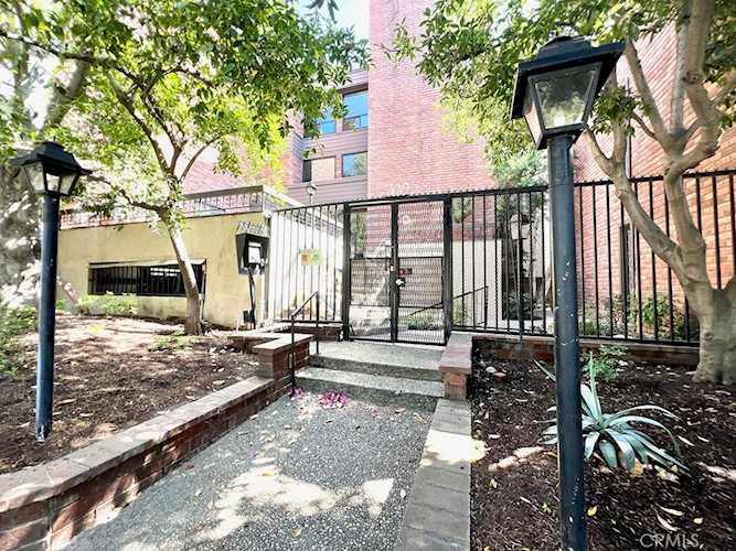 700 S Lake Ave #111, Pasadena, CA 91106