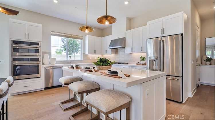 27419 Shining Willow Ln, Valencia, CA 91381