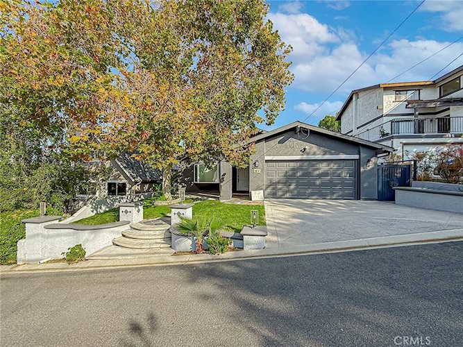 184 Pepper Rd, Newbury Park, CA 91320