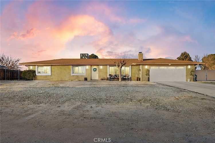 21940 Carlisle Rd, Apple Valley, CA 92307