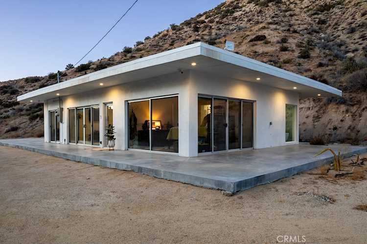 6595 Pioneertown Rd, Yucca Valley, CA 92284