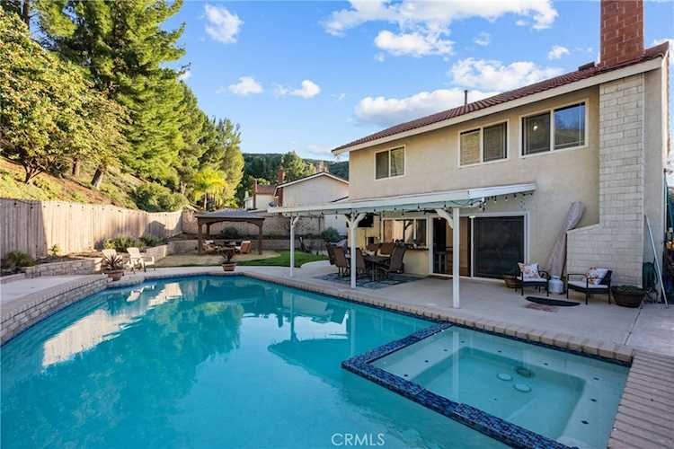 27466 Annette Jo, Saugus, CA 91350