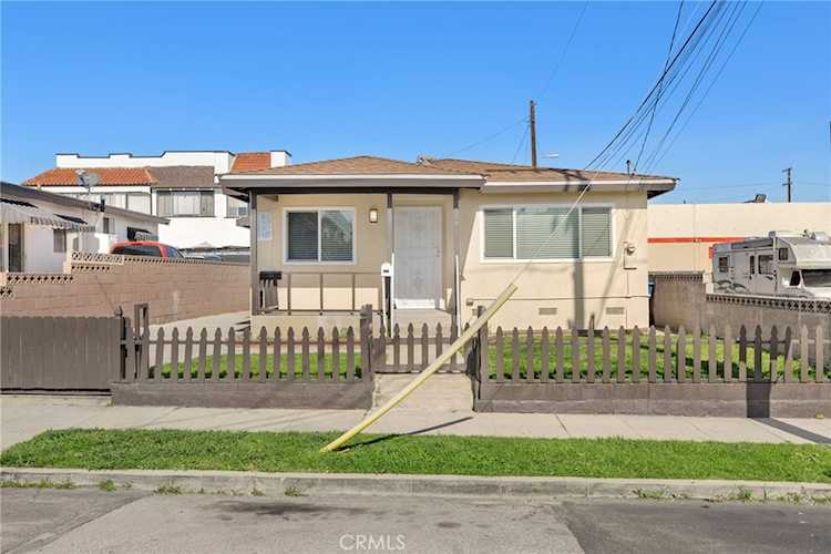 524 W 2nd St, San Pedro, CA 90731