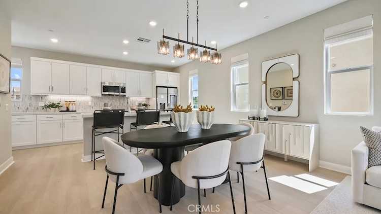 26859 Serif Place, Valencia, CA 91381