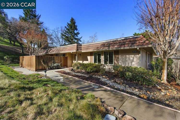 2209 Ptarmigan Dr. #2, Walnut Creek, CA 94595