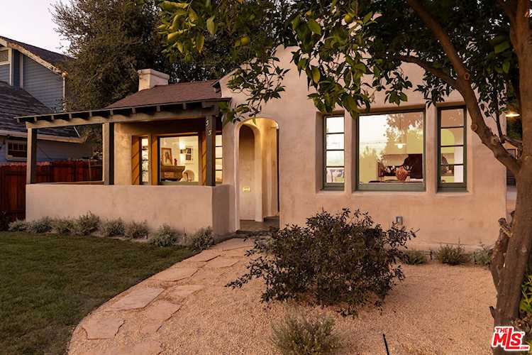 585 Mountain View St, Altadena, CA 91001