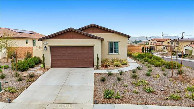 15294 Highland Park Ct, Lake Elsinore, CA 92530