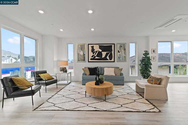 27277 Cosmo Ct, Hayward, CA 94544