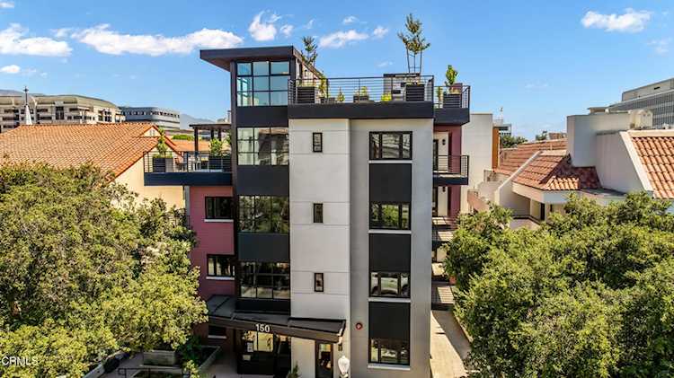 150 S Oak Knoll Ave #303, Pasadena, CA 91101