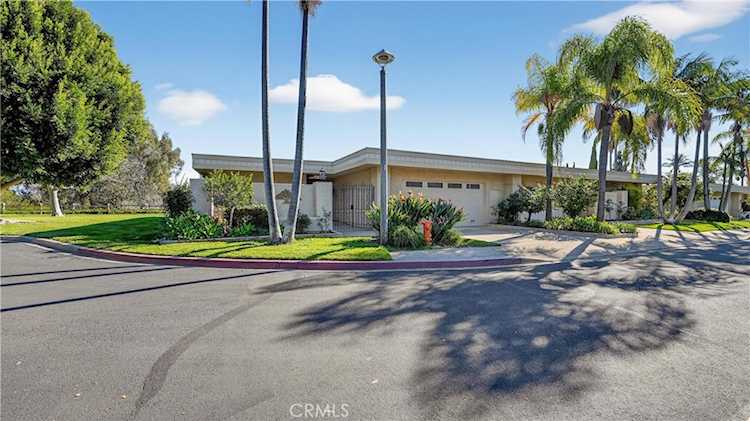 5596 S Vista Del Mando #A, Laguna Woods, CA 92637