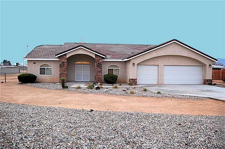 12999 Algonquin St, Apple Valley, CA 92308